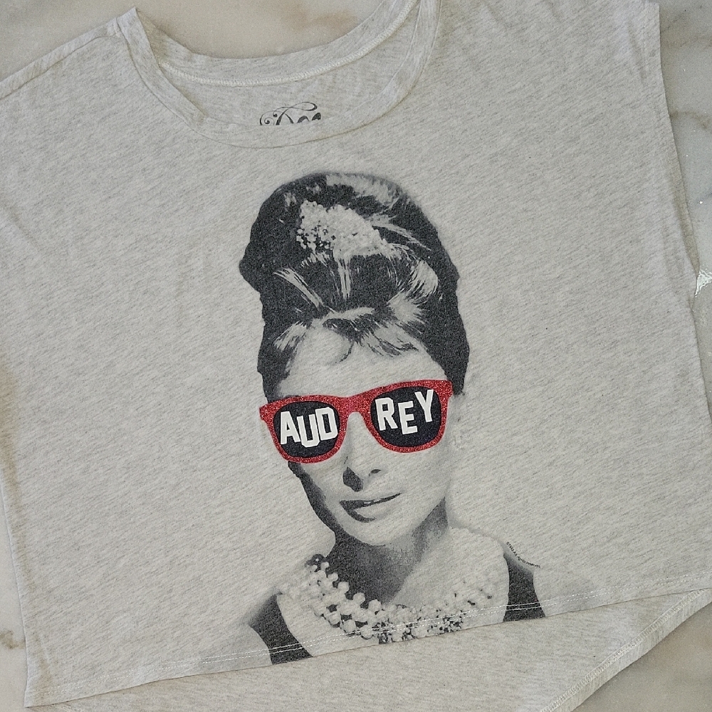 Audrey Gray Tee with Red Sunglasses Design